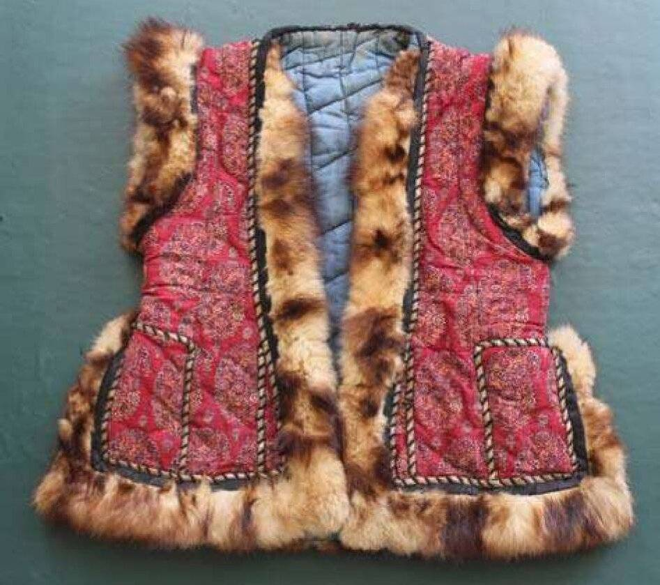 Kürdü (materialı tirmə, satin, samur xəzi)<br> © Milli  Azərbaycan Tarixi Muzeyi, EF 3990