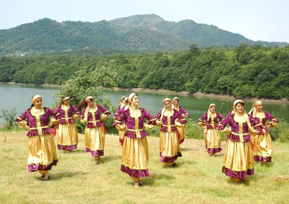 "Halay" folklor kollektivi<br> © Azərbaycan Dövlət İnformasiya Agentliyi (AZƏRTAC)